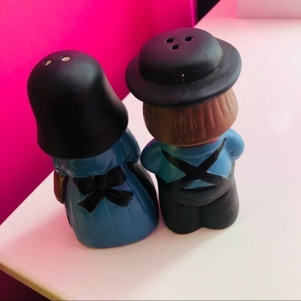 Antique Amish Folk Art Salt & Pepper Shaker Set Man and Woman Vintage